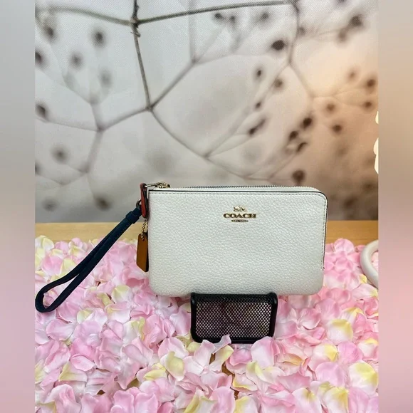 COACH Double Zipper Wristlet
Clutch Tan cream and blue Pebble Leather - Picture 4 of 12